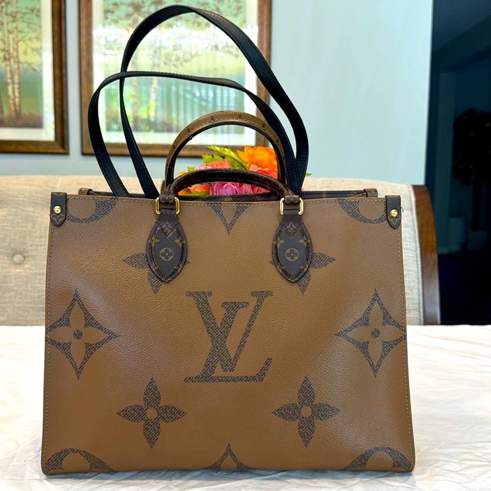 Authentic Louis Vuitton Brown OnTheGo MM Tote Bag - Picture 5 of 15